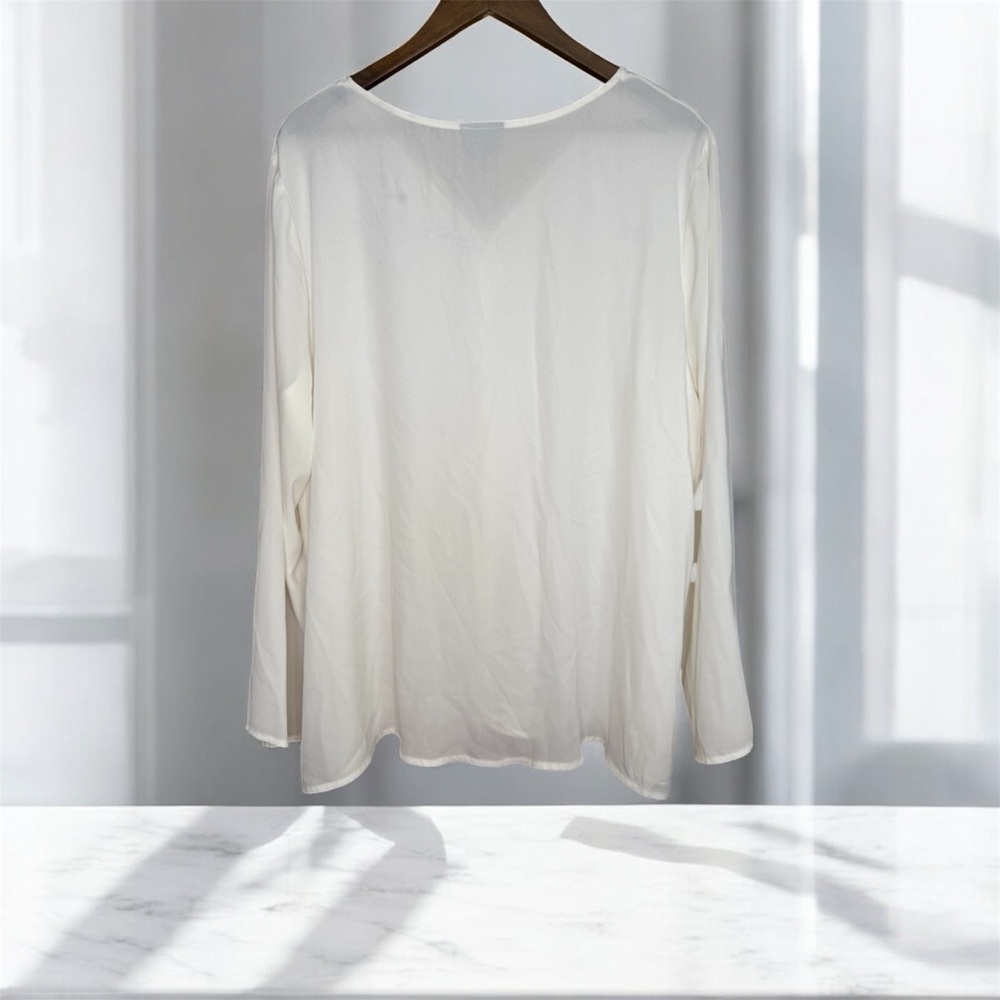 Liz Claiborne White Long Sleeve Blouse with Silver Trim V-Neck - Picture 2 of 5